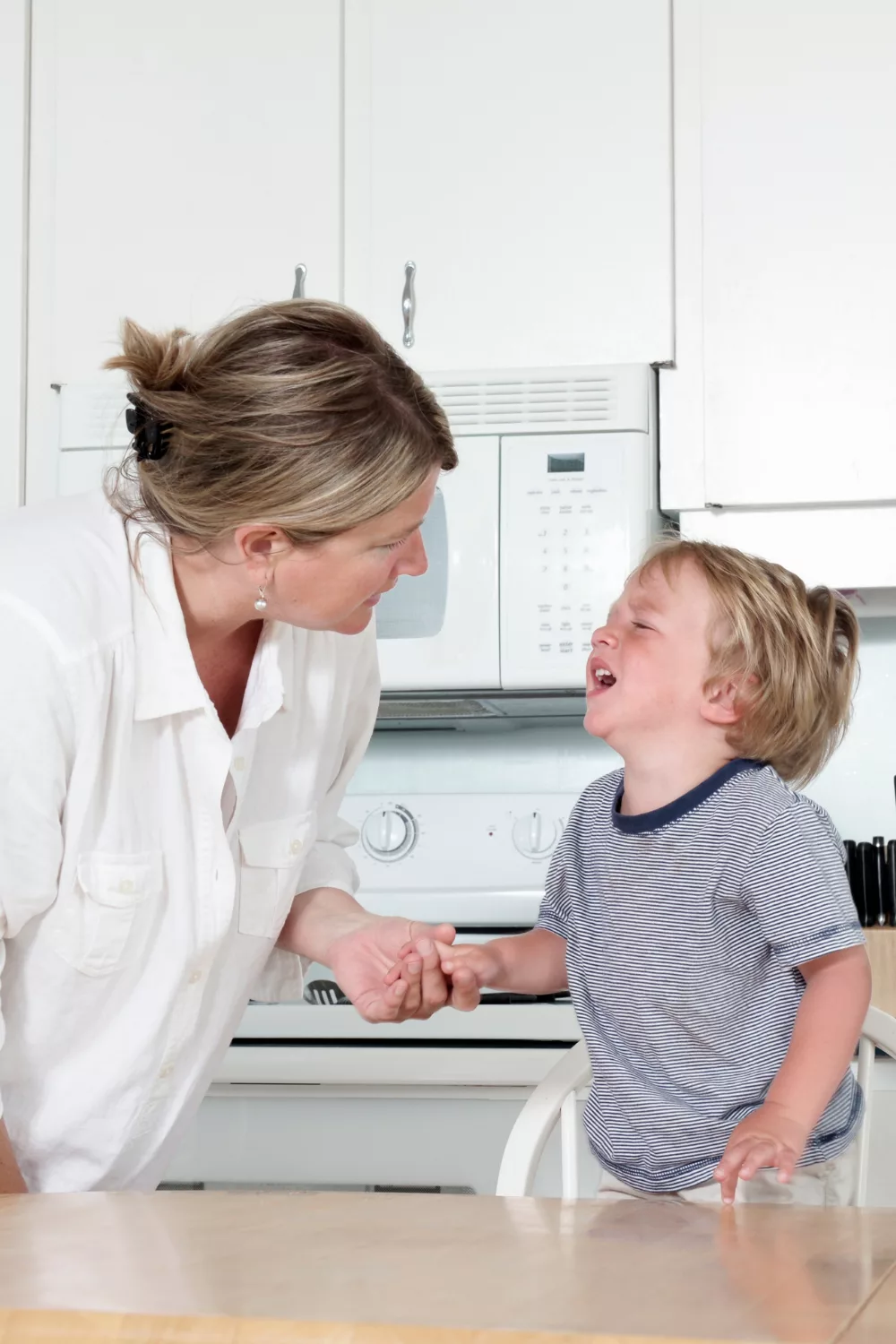 How to Stop Tantrums Fast: 5 Calm Scripts That Actually Work (Ages 4–7)